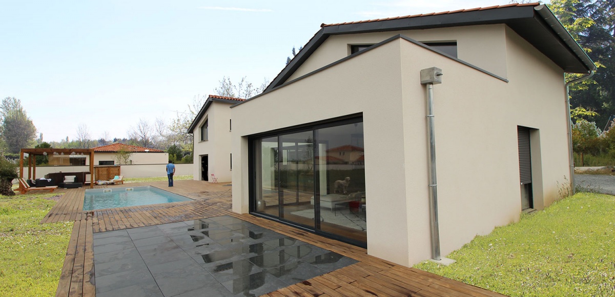 Maison  passerelle vitre : maison-contemporaine-architecte-fenetre-trapeze-toulouse-8