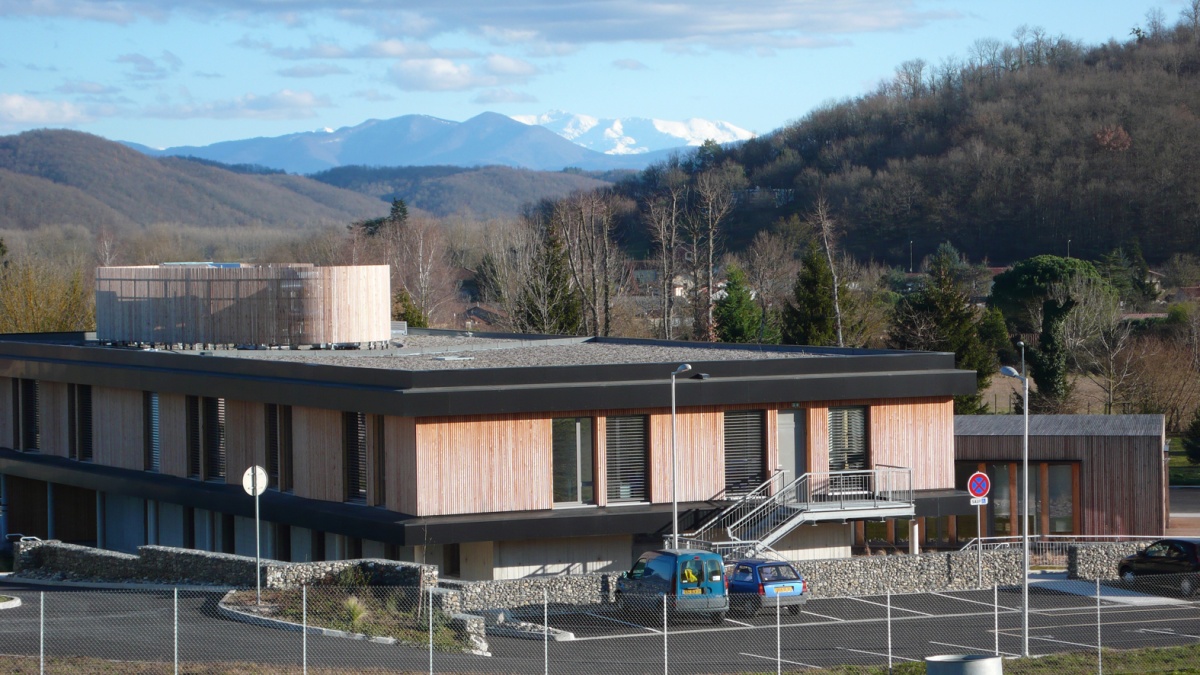 Construction d'un htel communautaire & des ateliers techniques