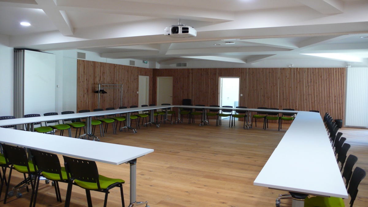 Construction d'un htel communautaire & des ateliers techniques : salle de runion
