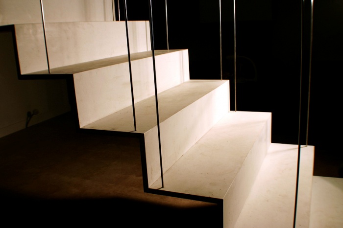 Transformation d'un atelier en loft  Toulouse : escalier bton ductal