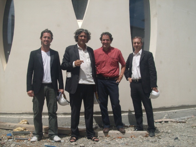 Pavillon Blanc - Mdiathque et Centre d'art de Colomiers (31) : Patrice CAGNASSO (AR-QUO), Rudy RICCIOTTI, Philippe DURRIEU (Mairie de Colomiers) et Laurent CHANCELLE (IOSIS).JPG