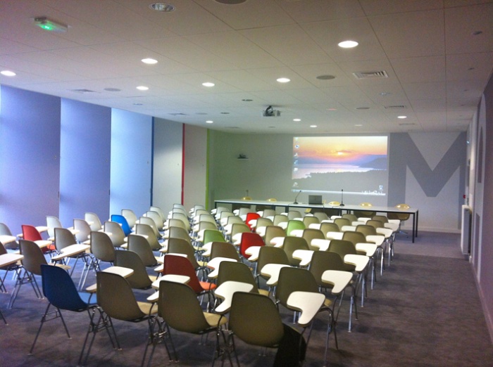 Rénovation de la salle de conférence Jean Borde MSHA BX III