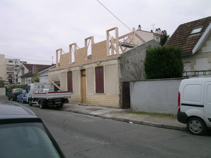 Maison B : Surlvation en ossature bois.JPG