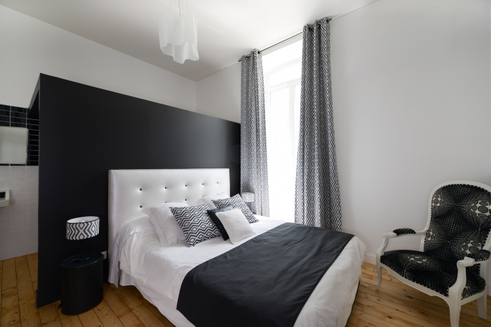 rnovation habitation et locaux professionnels : chambre black and White