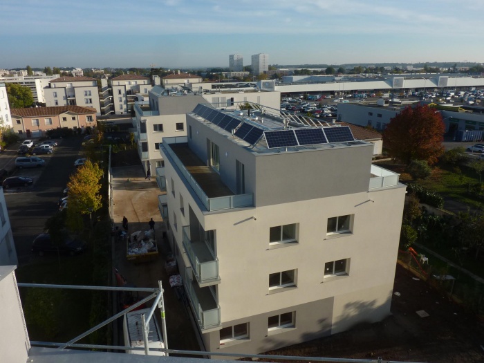 Bureaux mdicaux et logements collectifs  Lormont : 28