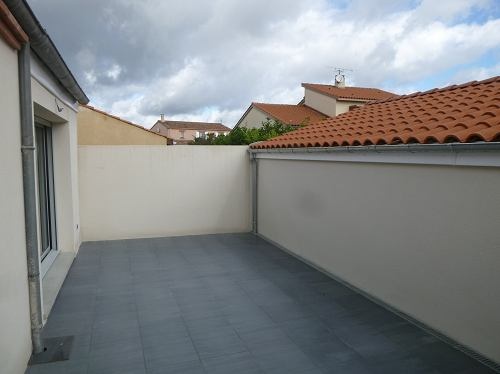 Transformation d'un abri voiture en Studio  Cugnaux : cour jardin