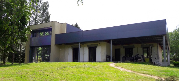 Extension contemporaine et rénovation d'une maison individuelle